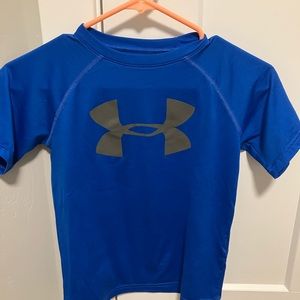 Under Armour tee, youth xs